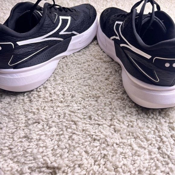Men’s Diadora Nucleo 2 running shoes preowned size 10.5 main image 16